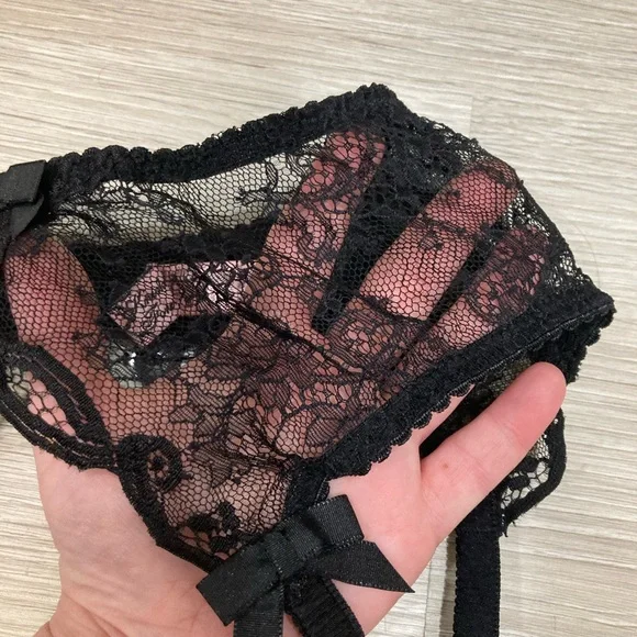 Agent Provocateur Black Lace “Love” suspender/garter belt - Picture 4 of 8